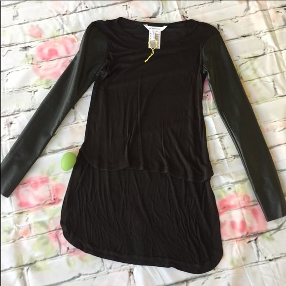 Xs BCBG high low faux leather sleeves top - Picture 2 of 6